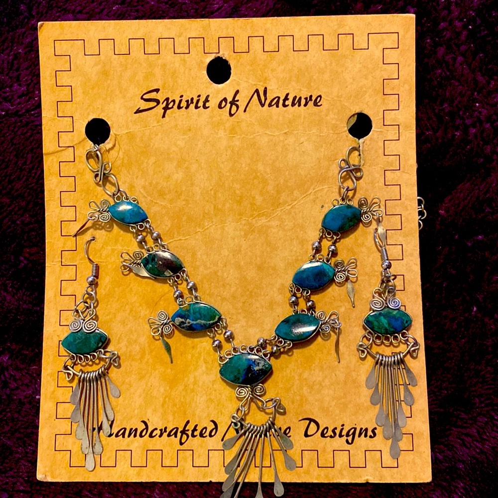 Beautiful faux turquoise necklace and earrings